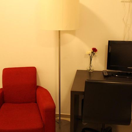 Momomotel - Self Check-In Hotel Am Stadion Кьолн Екстериор снимка